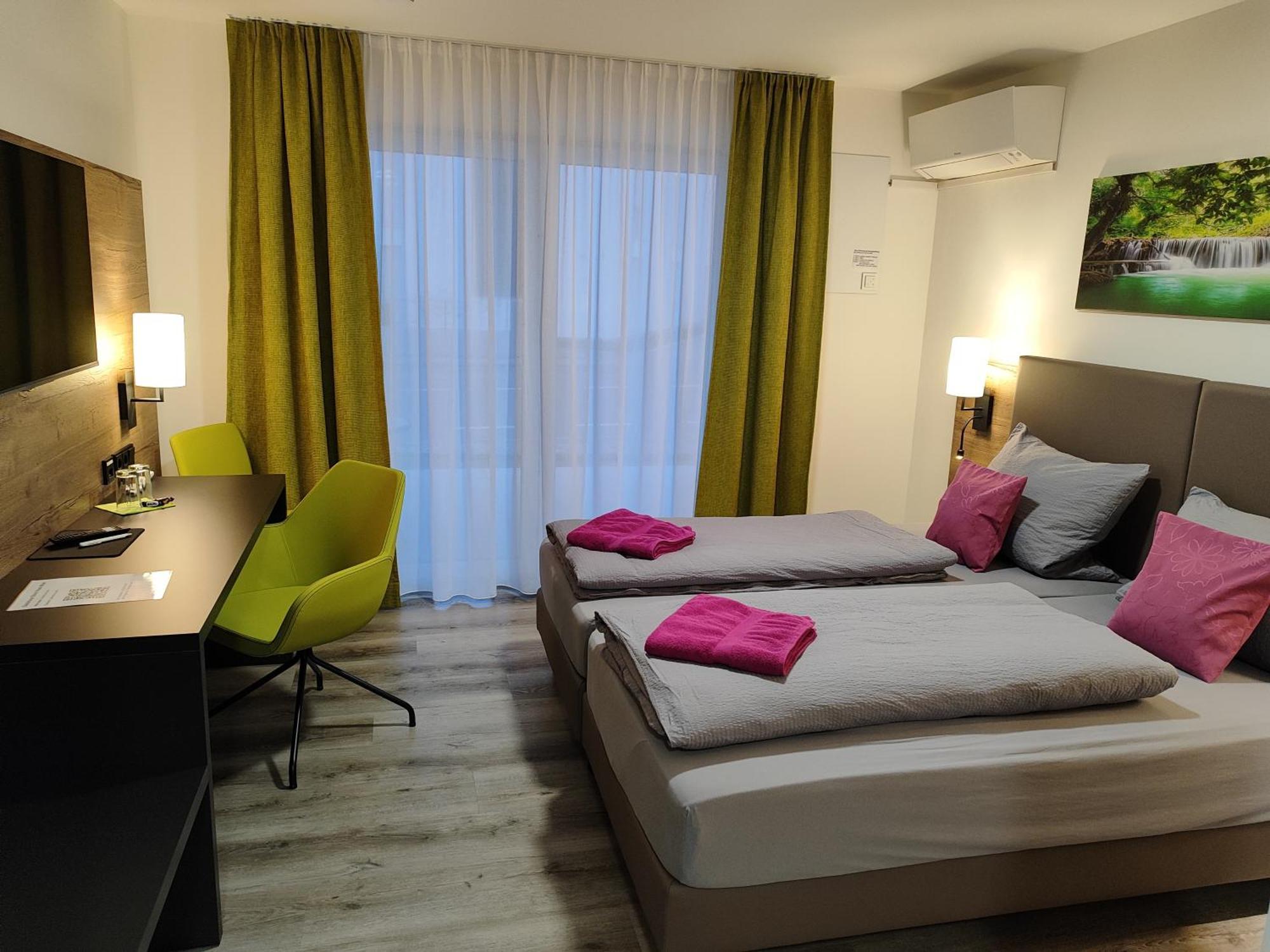 Hotel Gaestehaus Stock Zimmer Sahnehaeuble Friedrichshafen Exterior photo